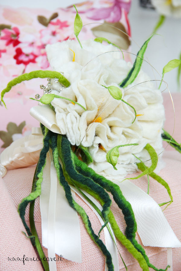 Bridal bouquet in white felt flower.