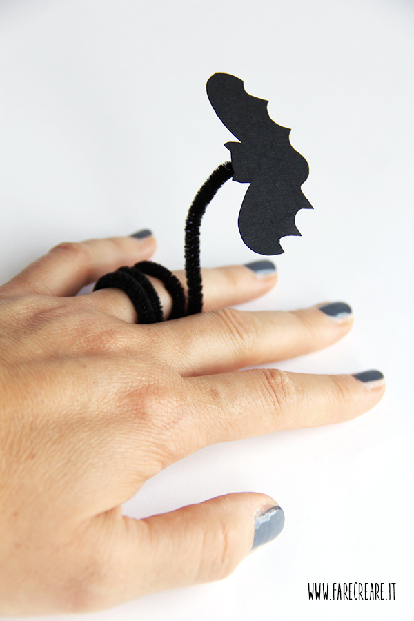 L'anello della strega per Halloween.