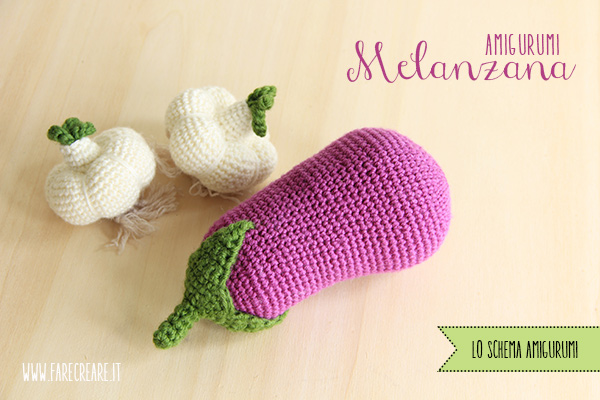 Foto di melanzana amigurumi.