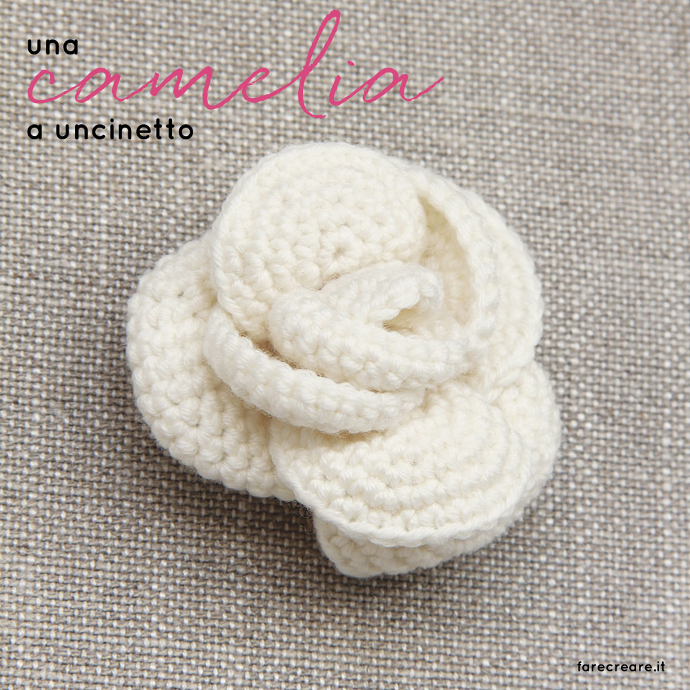 Come fare una camelia a uncinetto - fiori amigurumi.